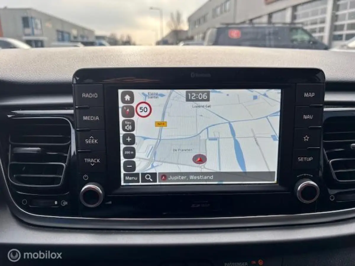 1.4 DynamicLine Automaat Navigatie & Camera achter , Parkeerhulp achter , Electr. ramen & deur vergrendeling met afstand