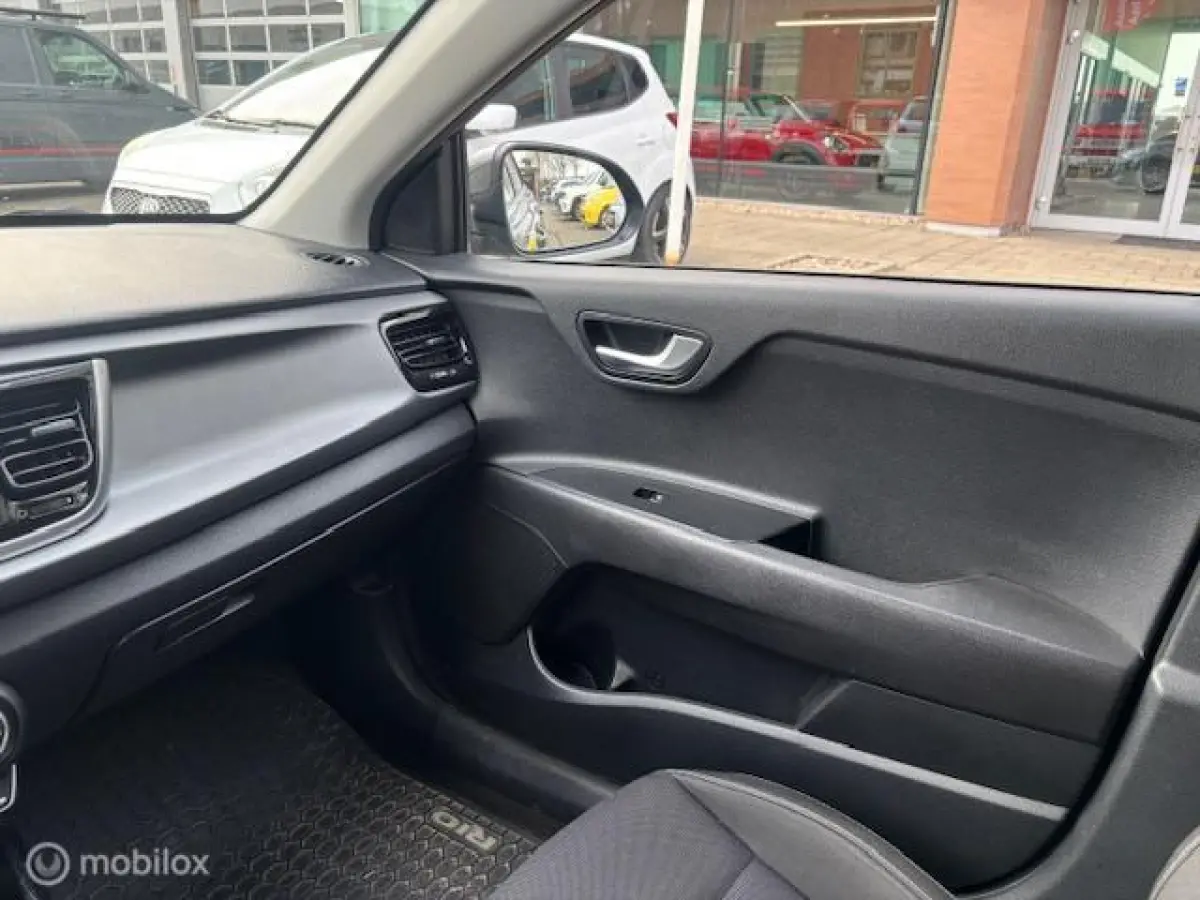 1.4 DynamicLine Automaat Navigatie & Camera achter , Parkeerhulp achter , Electr. ramen & deur vergrendeling met afstand
