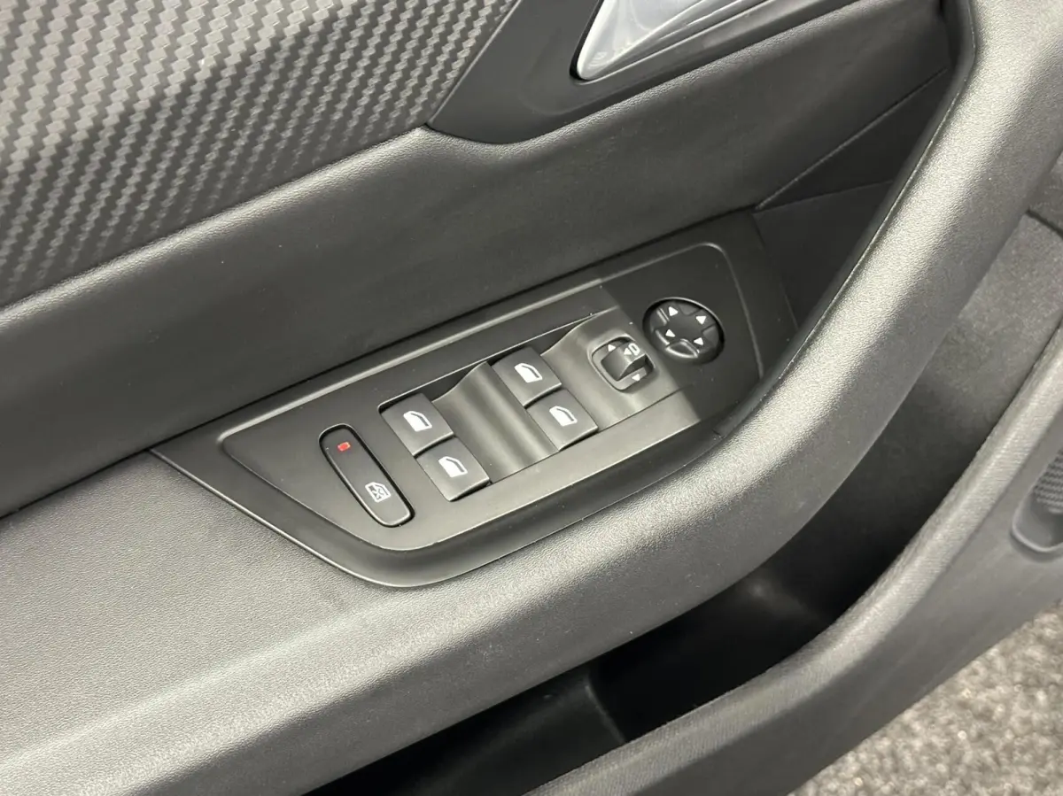 1.2 PureTech Allure Pack Business CAMERA ECC ADAP CRUISE CARPLAY.