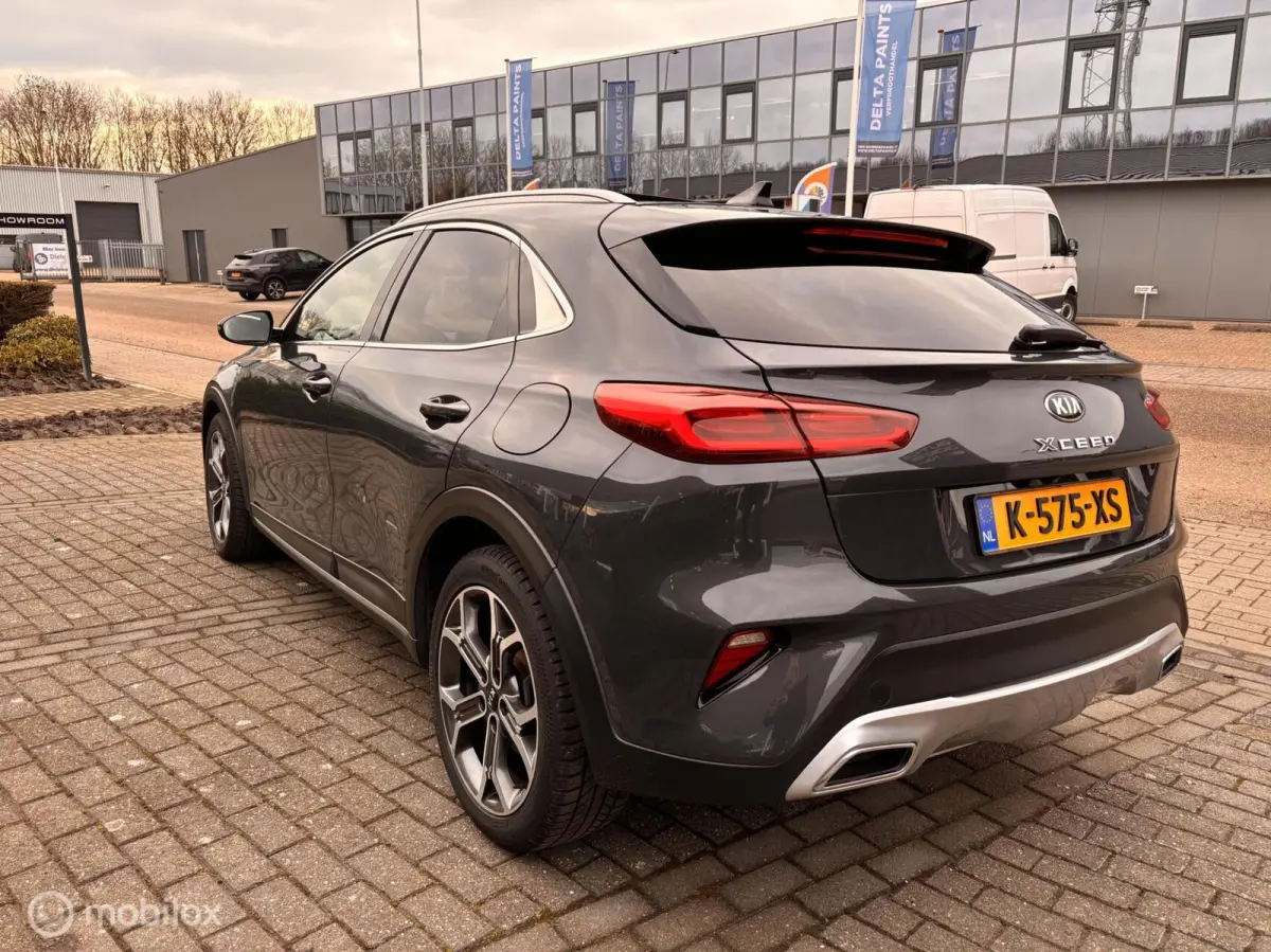 1.5 T-GDI MHEV Dynamic + Line Leer Pano