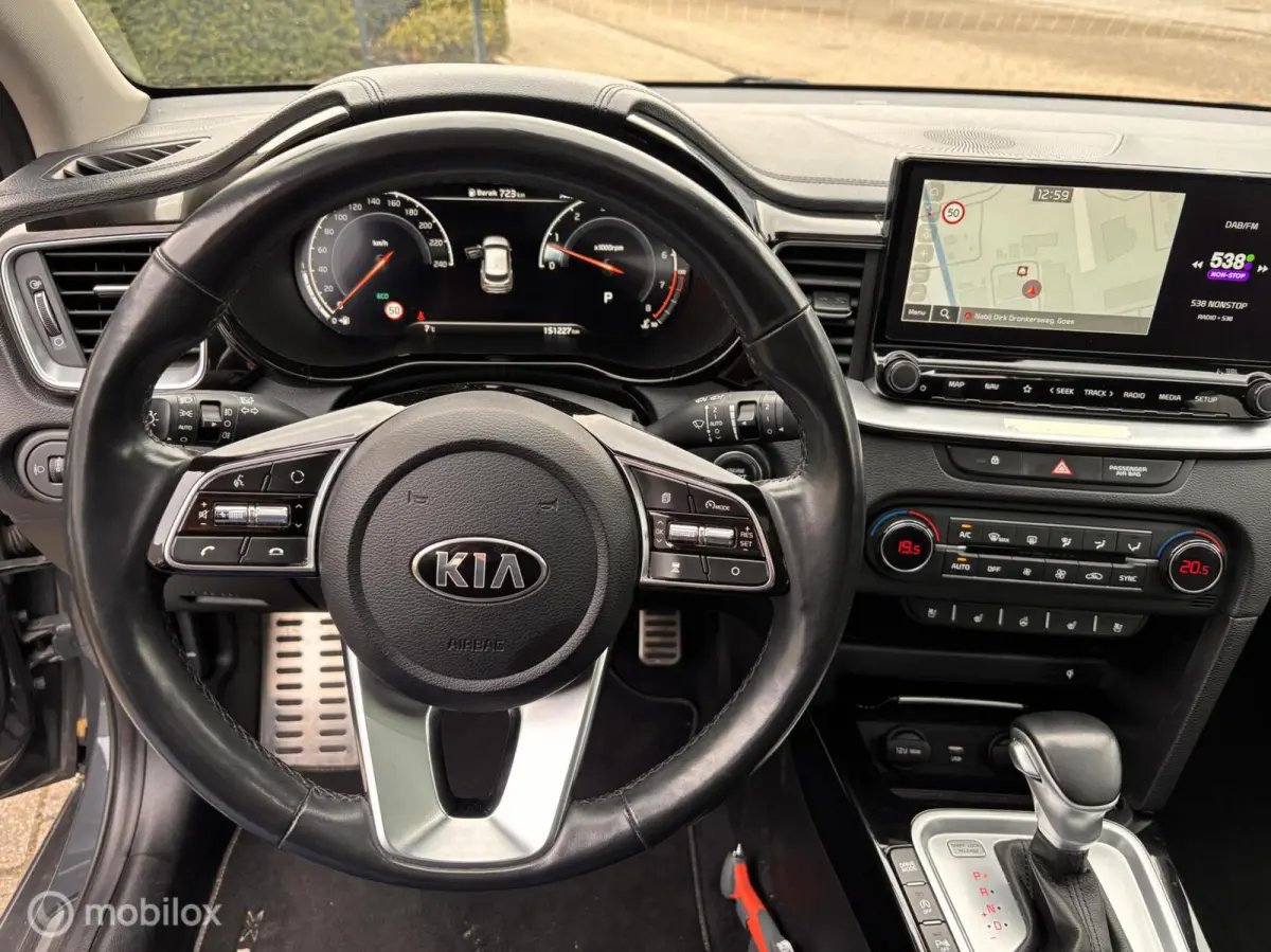 1.5 T-GDI MHEV Dynamic + Line Leer Pano