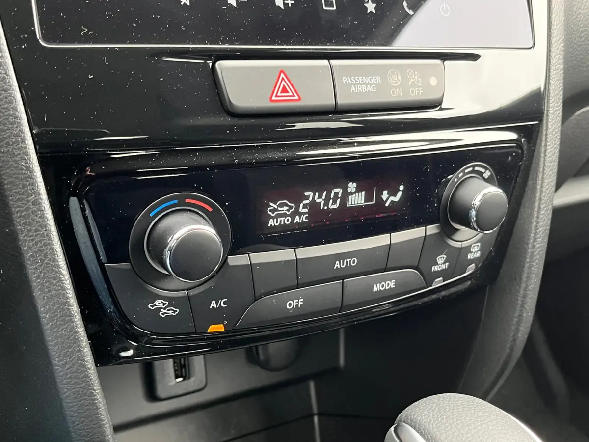 1.5 Hybrid Select Automaat | Facelift | Adaptive Cruise | Draadloze Apple Carplay | Stoelverwarming |