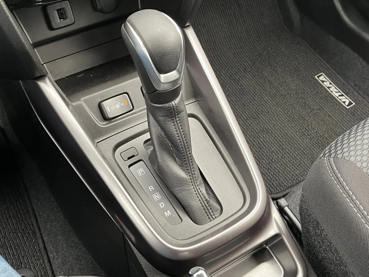 1.5 Hybrid Select Automaat | Facelift | Adaptive Cruise | Draadloze Apple Carplay | Stoelverwarming |