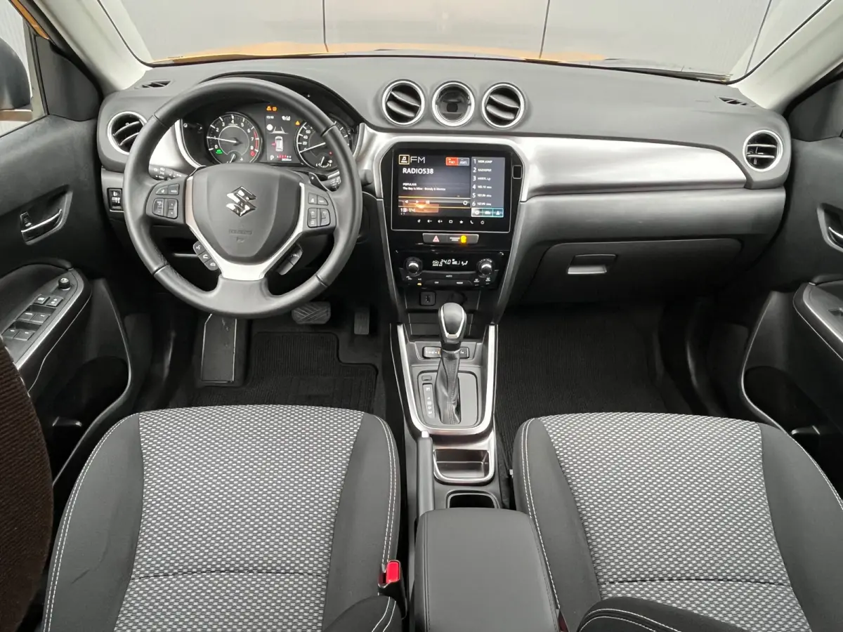 1.5 Hybrid Select Automaat | Facelift | Adaptive Cruise | Draadloze Apple Carplay | Stoelverwarming |