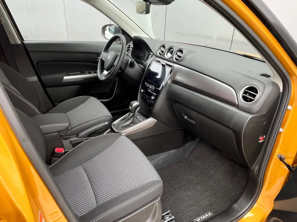 1.5 Hybrid Select Automaat | Facelift | Adaptive Cruise | Draadloze Apple Carplay | Stoelverwarming |