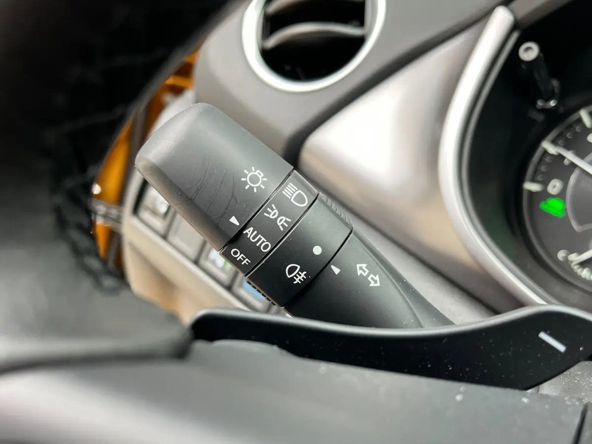 1.5 Hybrid Select Automaat | Facelift | Adaptive Cruise | Draadloze Apple Carplay | Stoelverwarming |