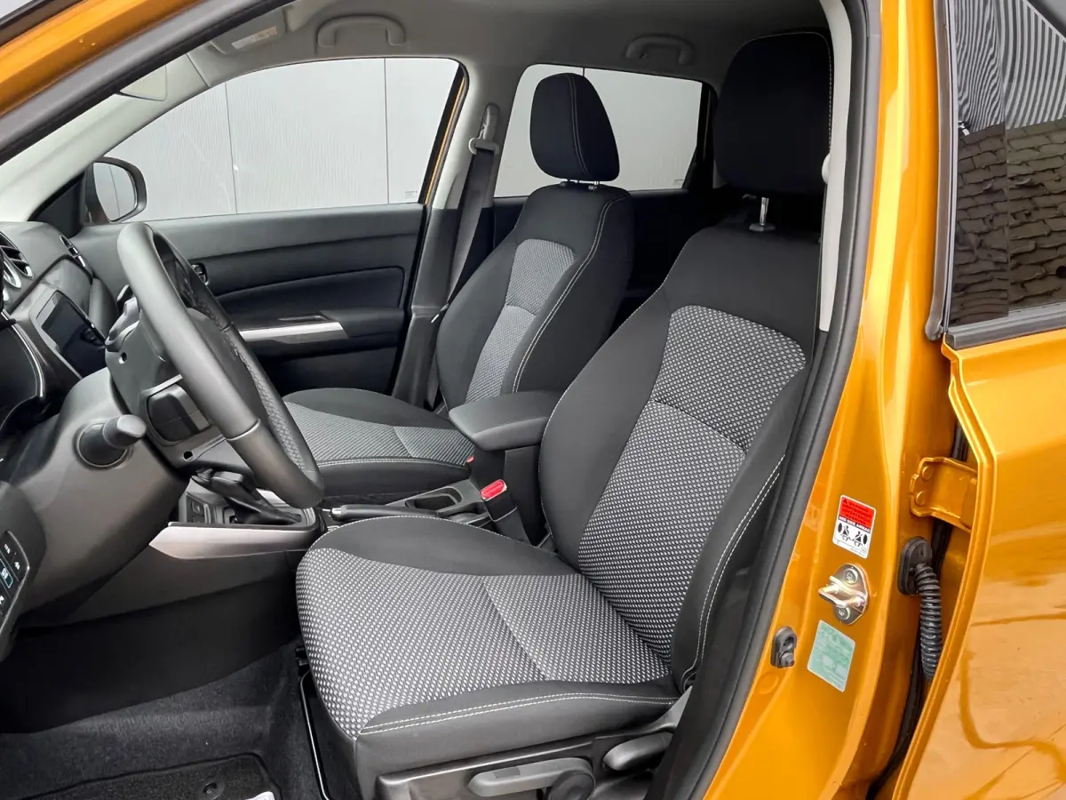 1.5 Hybrid Select Automaat | Facelift | Adaptive Cruise | Draadloze Apple Carplay | Stoelverwarming |