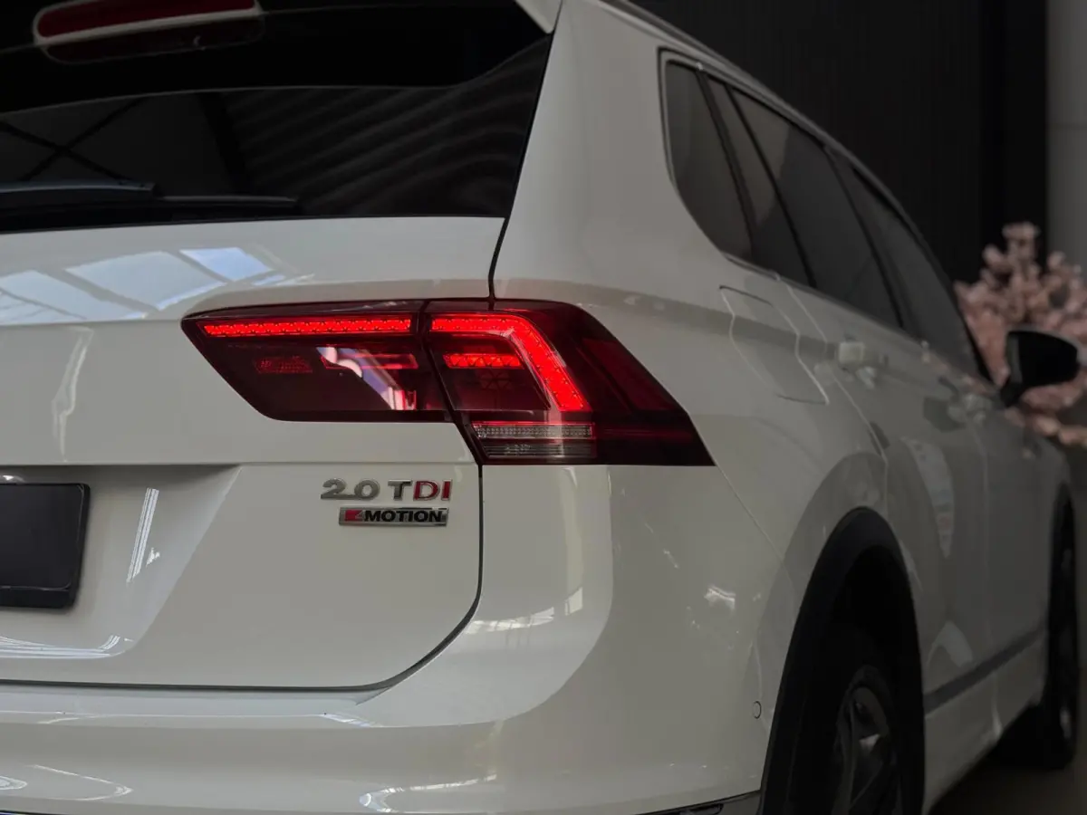 2.0 TDI 4Motion R-LINE | 190PK | VIRTUAL | TREKHAAK | CAMERA
