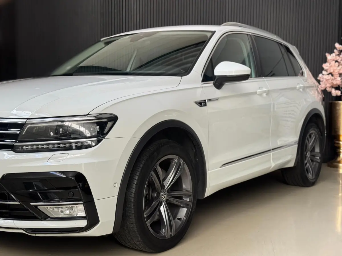 2.0 TDI 4Motion R-LINE | 190PK | VIRTUAL | TREKHAAK | CAMERA