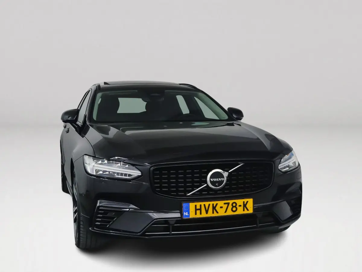 T8 Plug-in hybrid AWD Ultra Dark | SOH 100% | Panoramadak | 360° camera | Bowers & Wilkins | Luchtvering | Stoelventilatie | Stoel- en Stuurverwarming | Trekhaak