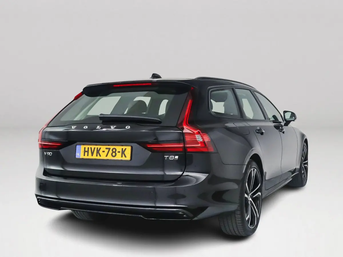T8 Plug-in hybrid AWD Ultra Dark | SOH 100% | Panoramadak | 360° camera | Bowers & Wilkins | Luchtvering | Stoelventilatie | Stoel- en Stuurverwarming | Trekhaak