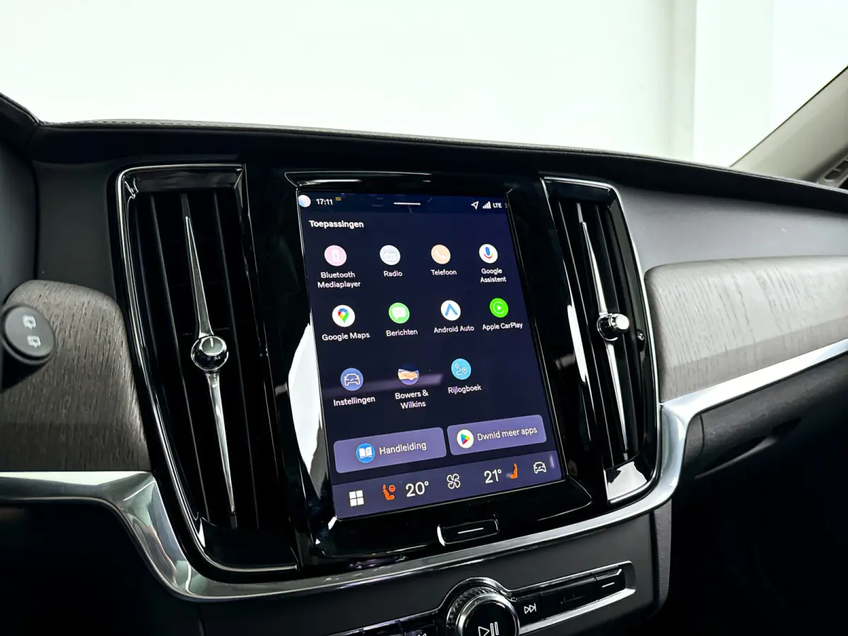 T8 Plug-in hybrid AWD Ultra Dark | SOH 100% | Panoramadak | 360° camera | Bowers & Wilkins | Luchtvering | Stoelventilatie | Stoel- en Stuurverwarming | Trekhaak