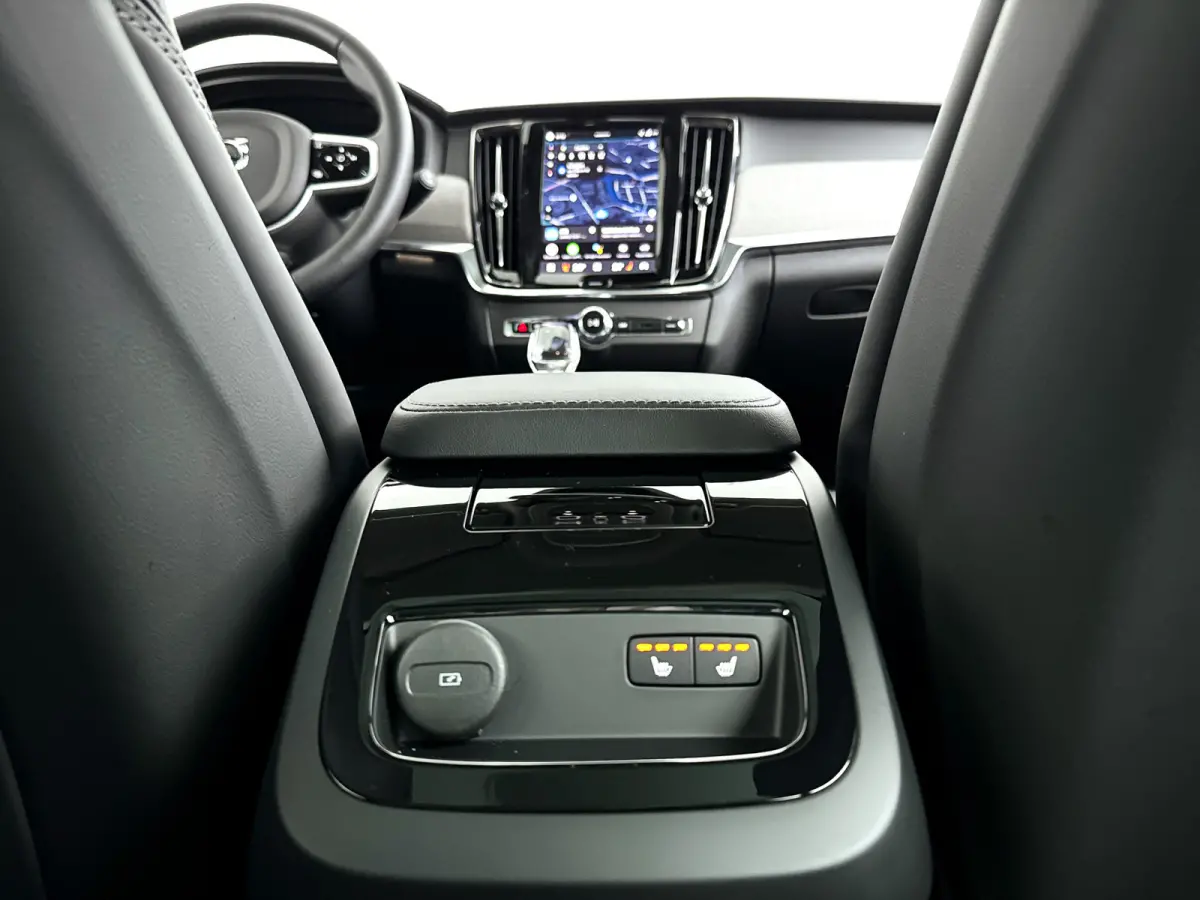 T8 Plug-in hybrid AWD Ultra Dark | SOH 100% | Panoramadak | 360° camera | Bowers & Wilkins | Luchtvering | Stoelventilatie | Stoel- en Stuurverwarming | Trekhaak