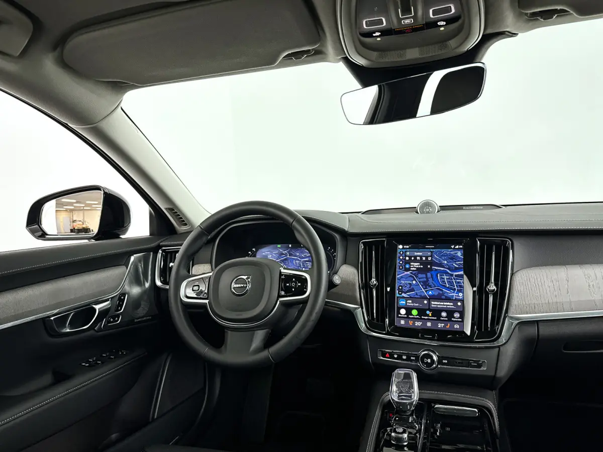 T8 Plug-in hybrid AWD Ultra Dark | SOH 100% | Panoramadak | 360° camera | Bowers & Wilkins | Luchtvering | Stoelventilatie | Stoel- en Stuurverwarming | Trekhaak
