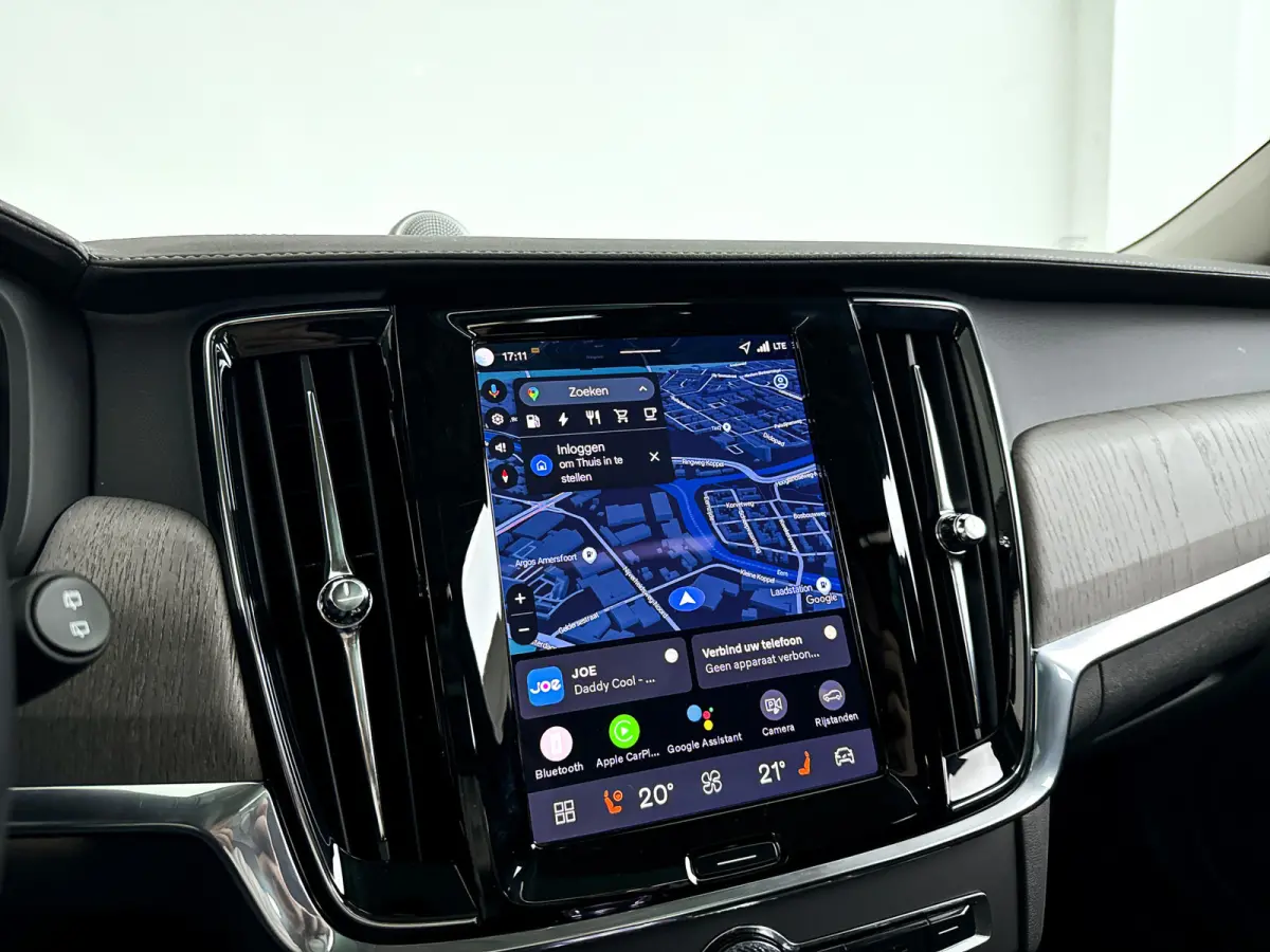 T8 Plug-in hybrid AWD Ultra Dark | SOH 100% | Panoramadak | 360° camera | Bowers & Wilkins | Luchtvering | Stoelventilatie | Stoel- en Stuurverwarming | Trekhaak