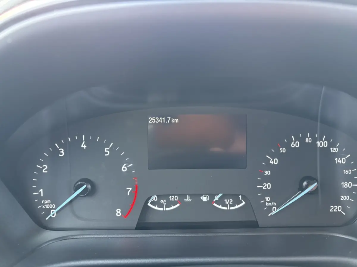 1.0 EcoBoost Hybrid Titanium
