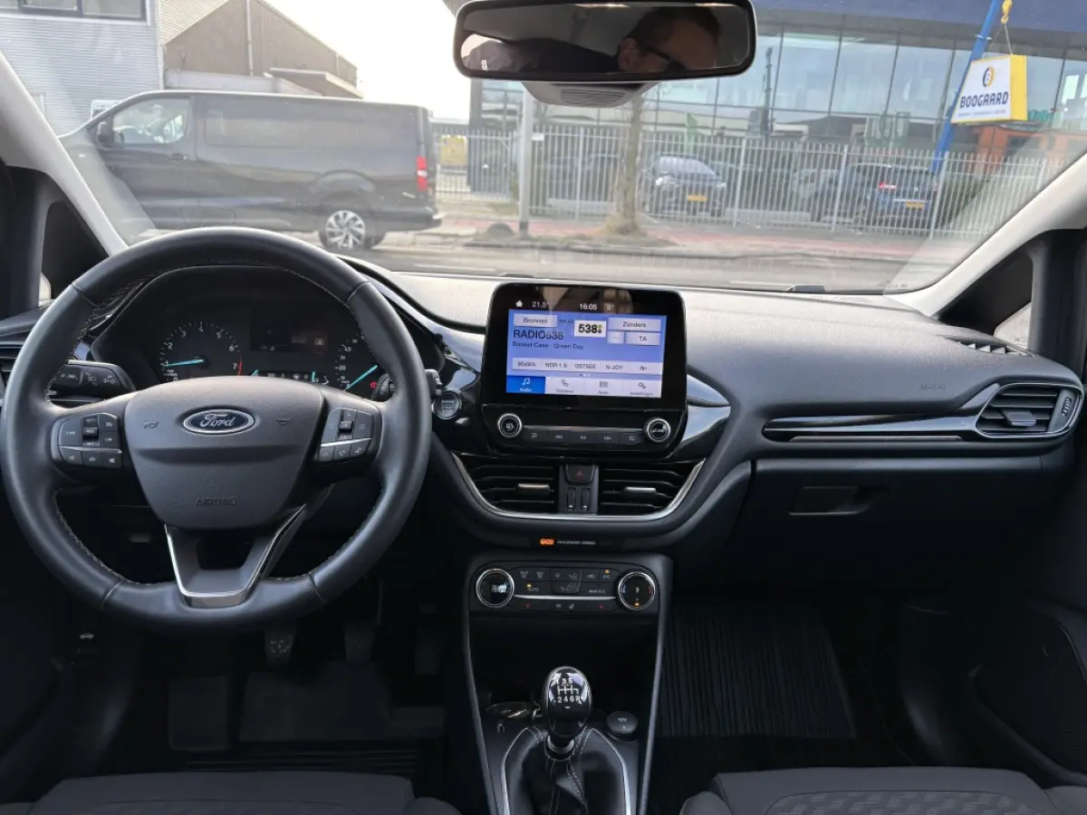 1.0 EcoBoost Hybrid Titanium