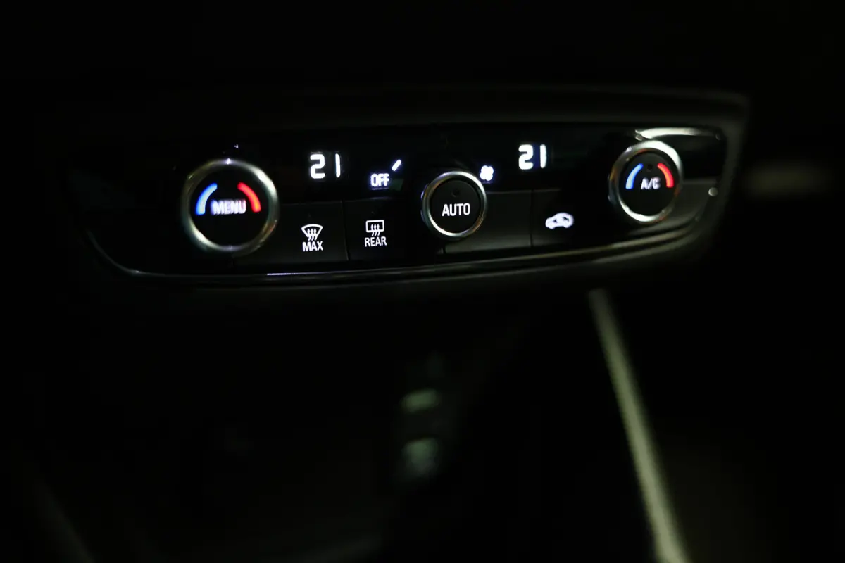 1.2 Turbo GS Line LED CLIMA CARPLAY NAVI CAMERA "21