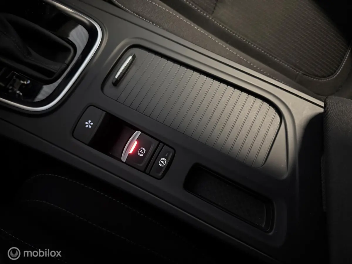 Estate 1.6 Plug-In Hybrid 160 Business Edition One