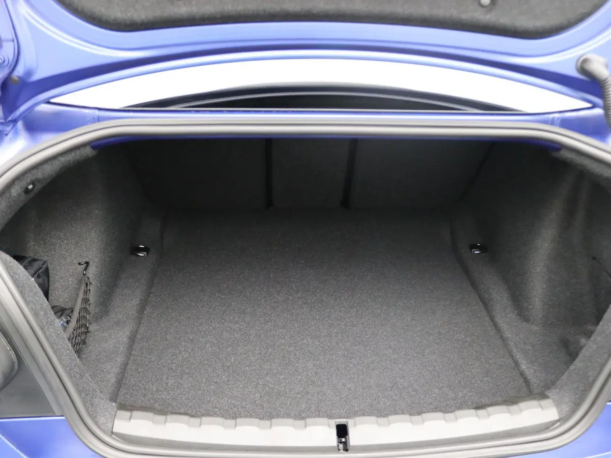 218i M Sportpakket Pro | Premium Pack | Stuurwielrand Verwarmd | Achteruitrijcamera | Parking Assistant | HiFi | 19''