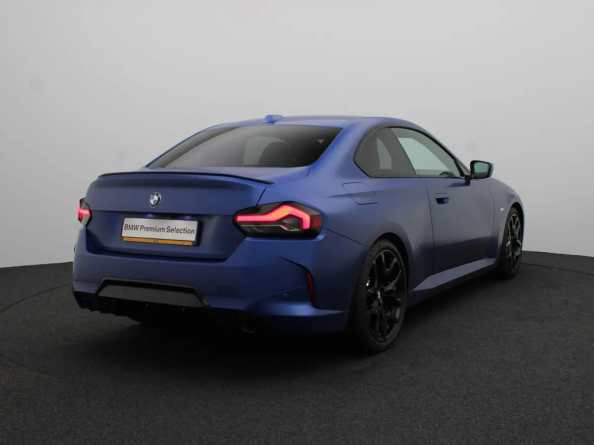 218i M Sportpakket Pro | Premium Pack | Stuurwielrand Verwarmd | Achteruitrijcamera | Parking Assistant | HiFi | 19''