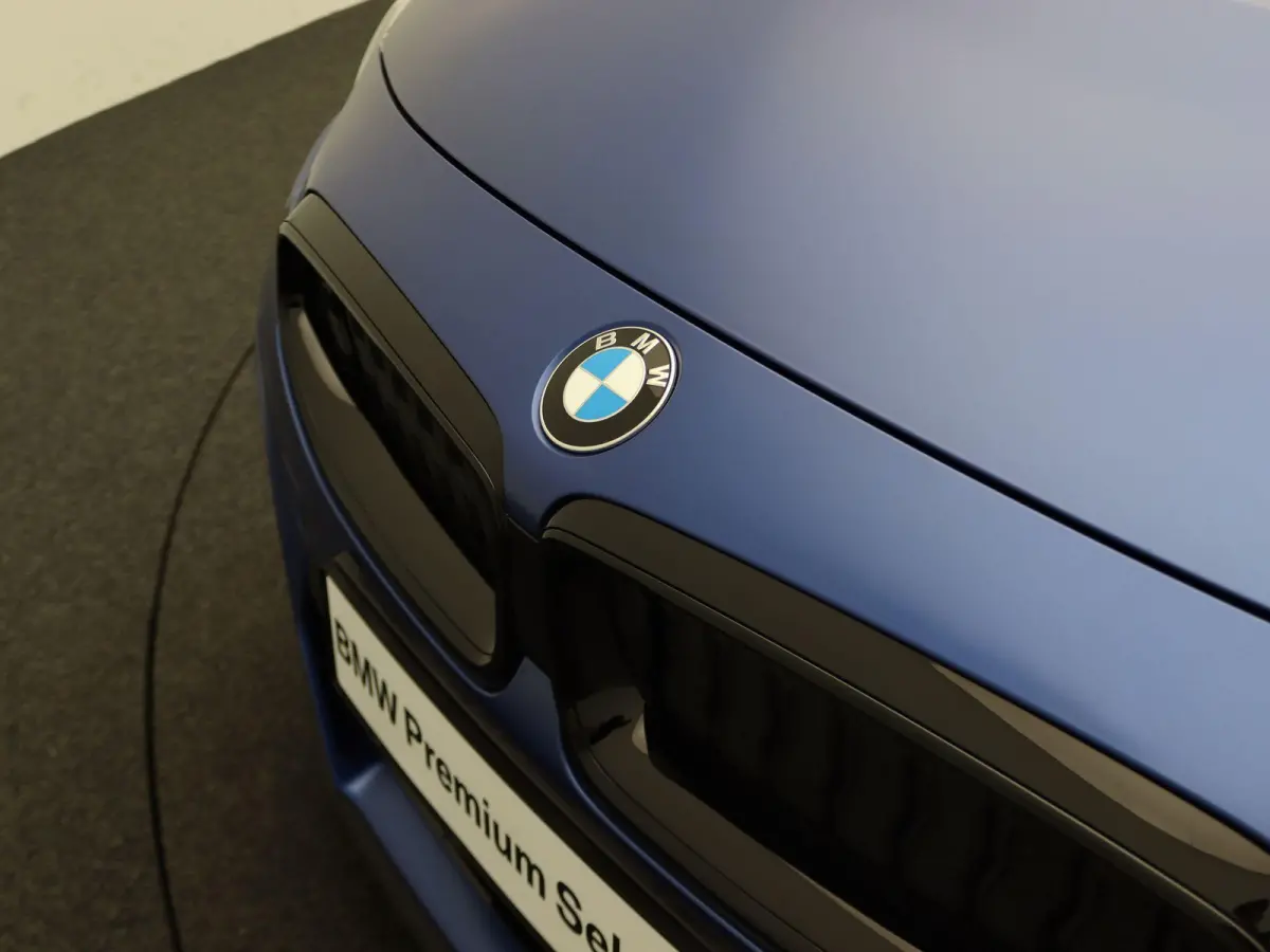 218i M Sportpakket Pro | Premium Pack | Stuurwielrand Verwarmd | Achteruitrijcamera | Parking Assistant | HiFi | 19''