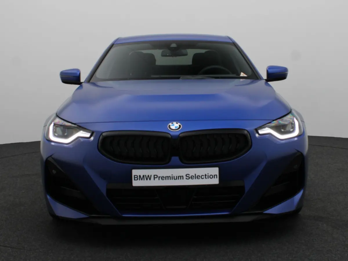 218i M Sportpakket Pro | Premium Pack | Stuurwielrand Verwarmd | Achteruitrijcamera | Parking Assistant | HiFi | 19''