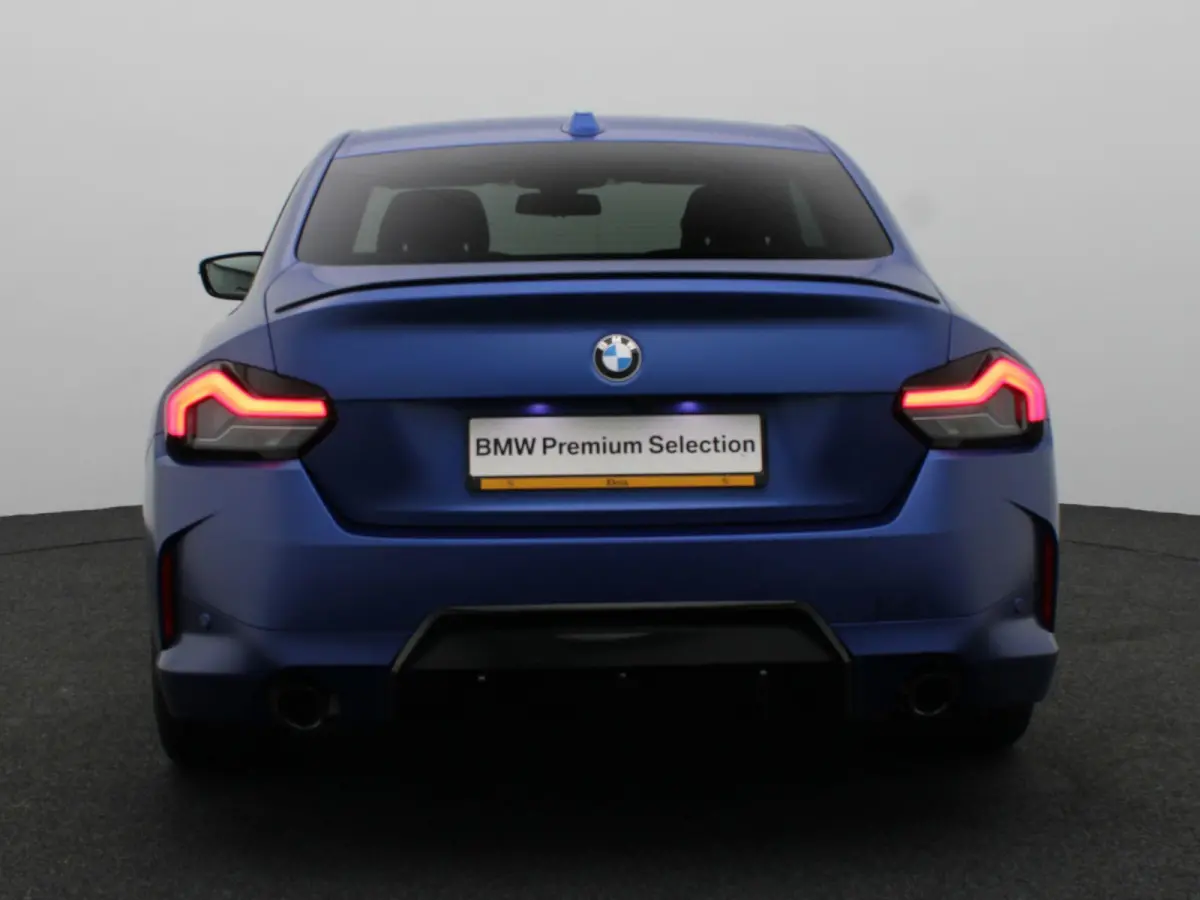 218i M Sportpakket Pro | Premium Pack | Stuurwielrand Verwarmd | Achteruitrijcamera | Parking Assistant | HiFi | 19''