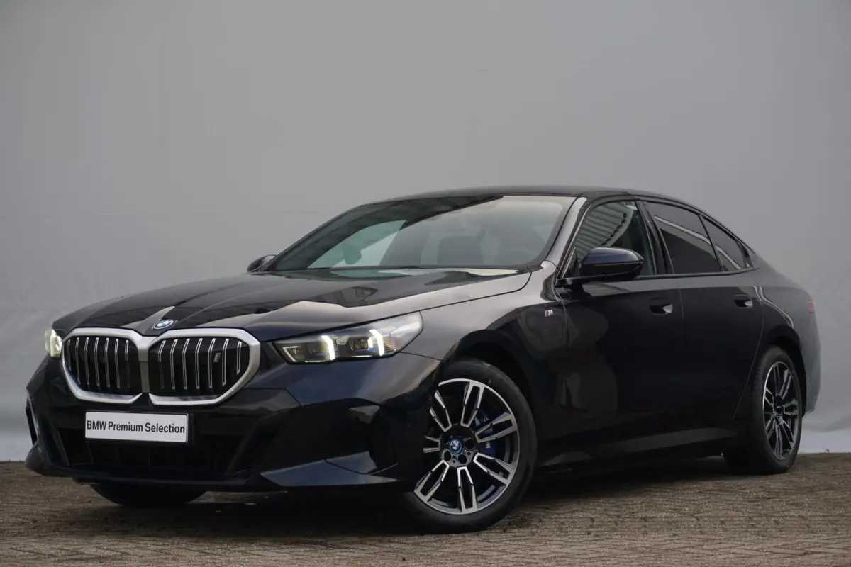 xDrive40 M Sportpakket 19'' / Panoramadak / Harman Kardon / Parking Assistant Plus / Trekhaak