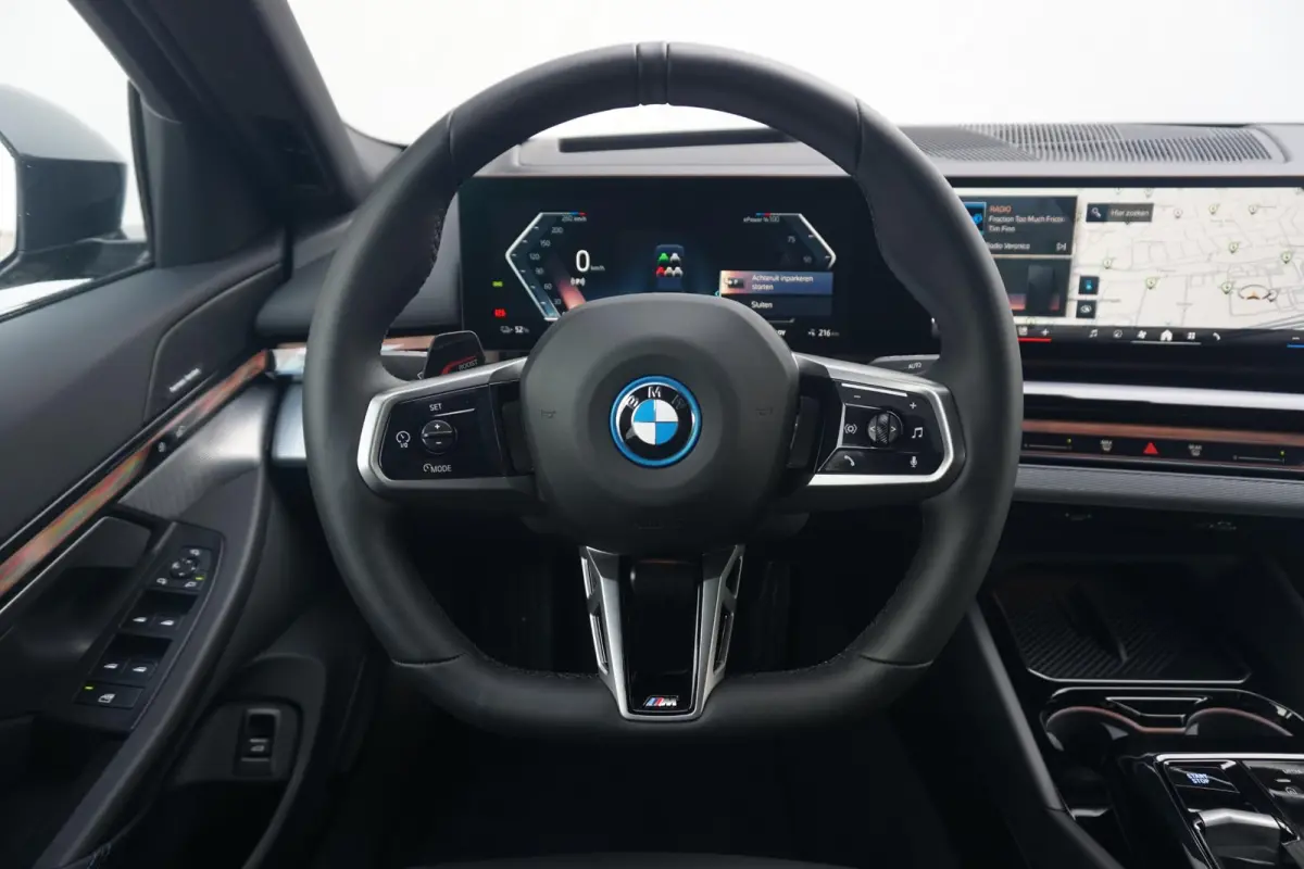 xDrive40 M Sportpakket 19'' / Panoramadak / Harman Kardon / Parking Assistant Plus / Trekhaak