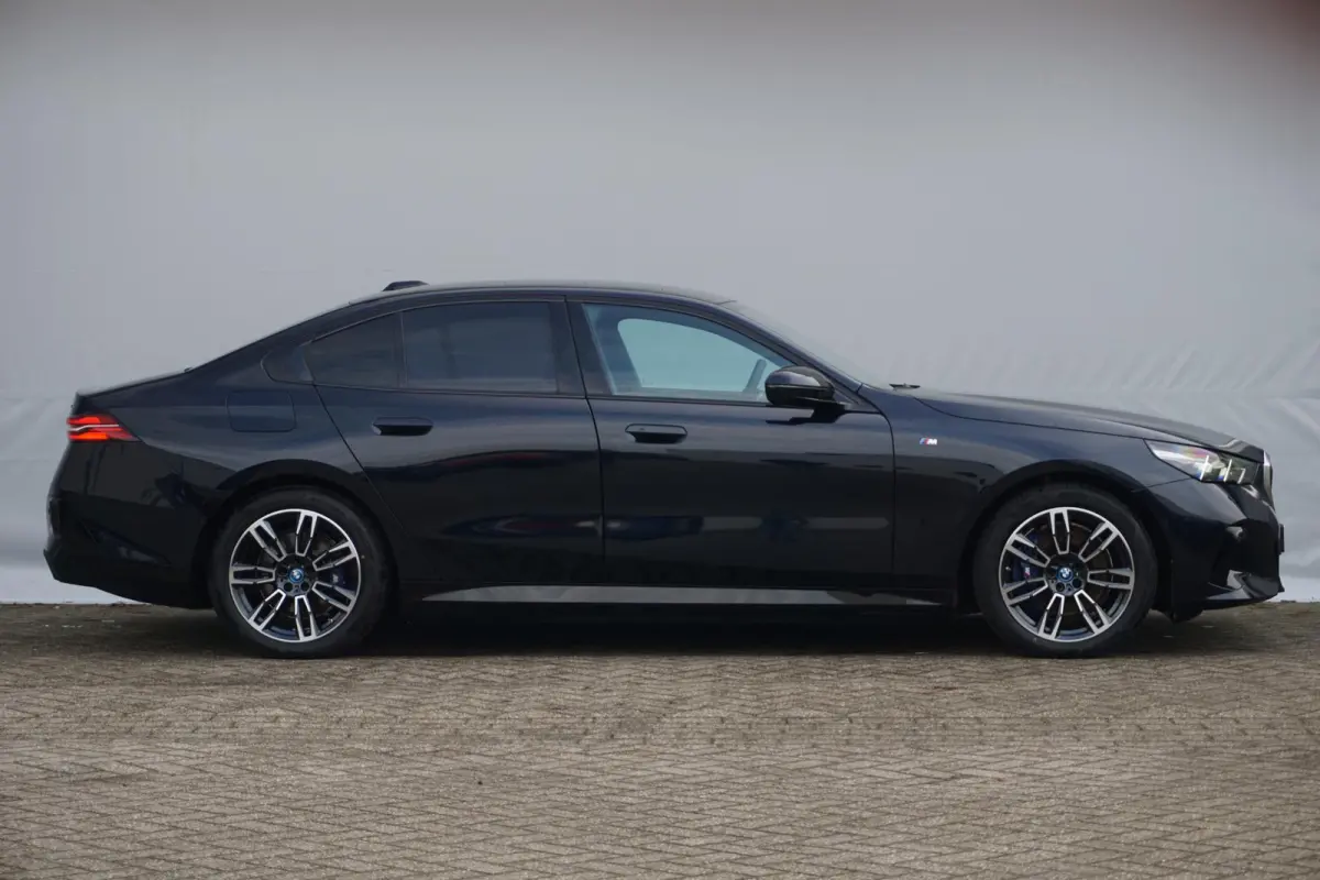 xDrive40 M Sportpakket 19'' / Panoramadak / Harman Kardon / Parking Assistant Plus / Trekhaak