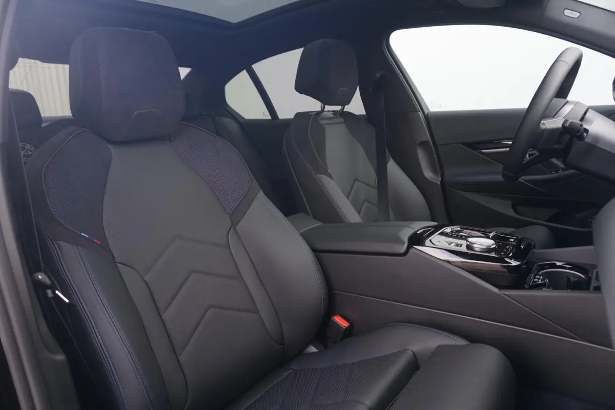 xDrive40 M Sportpakket 19'' / Panoramadak / Harman Kardon / Parking Assistant Plus / Trekhaak