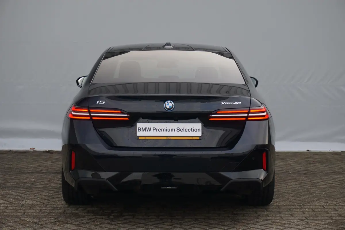 xDrive40 M Sportpakket 19'' / Panoramadak / Harman Kardon / Parking Assistant Plus / Trekhaak