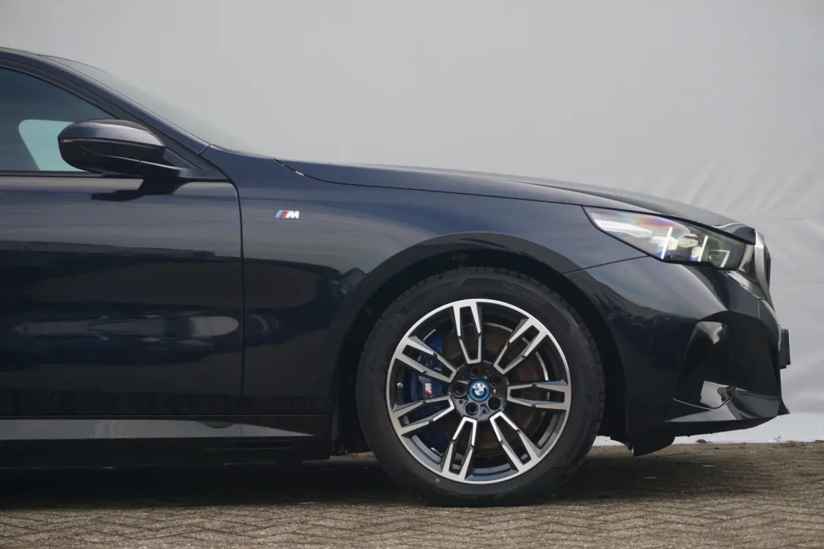 xDrive40 M Sportpakket 19'' / Panoramadak / Harman Kardon / Parking Assistant Plus / Trekhaak