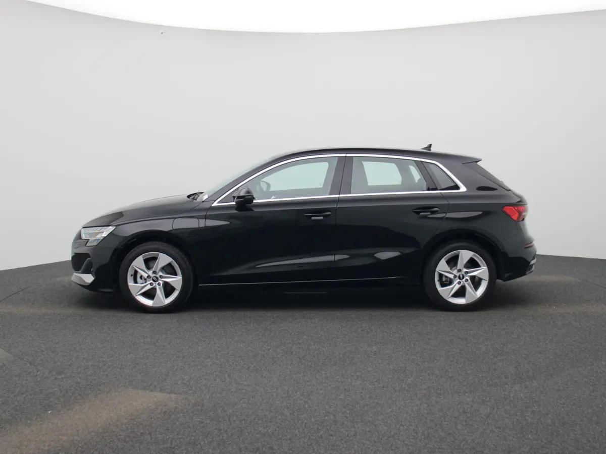 40 TFSI e S edition l Demo l Cruise control l Airco l Navigatie l Stoelverwarming l Elektr. instel. bestuurd.stoel l Parkeersensoren l Audi virtual cockpit plus l Audi drive select l Lichtme