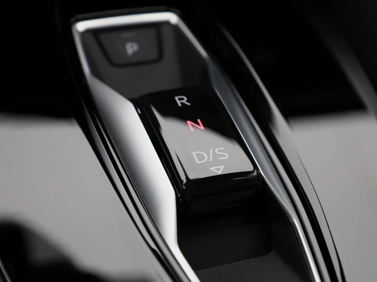 40 TFSI e S edition l Demo l Cruise control l Airco l Navigatie l Stoelverwarming l Elektr. instel. bestuurd.stoel l Parkeersensoren l Audi virtual cockpit plus l Audi drive select l Lichtme