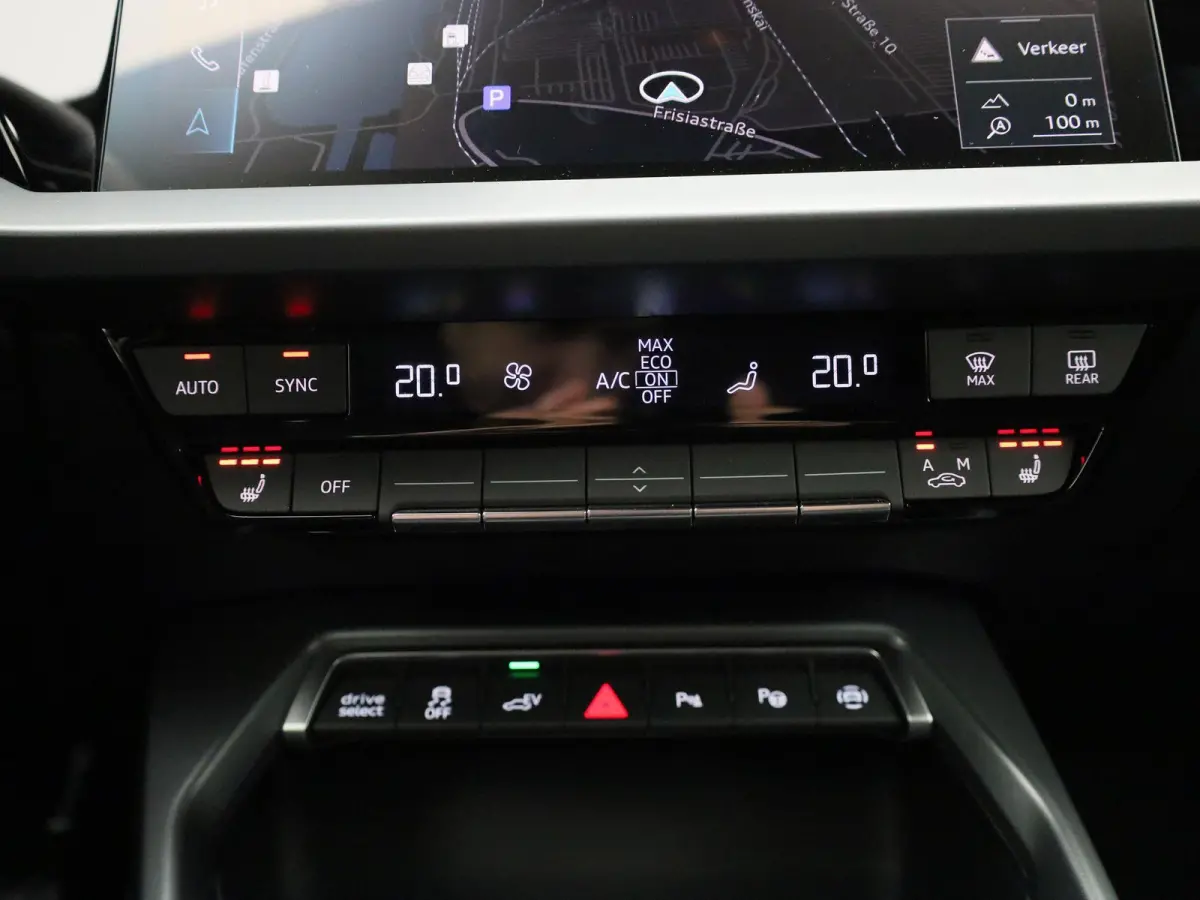 40 TFSI e S edition l Demo l Cruise control l Airco l Navigatie l Stoelverwarming l Elektr. instel. bestuurd.stoel l Parkeersensoren l Audi virtual cockpit plus l Audi drive select l Lichtme