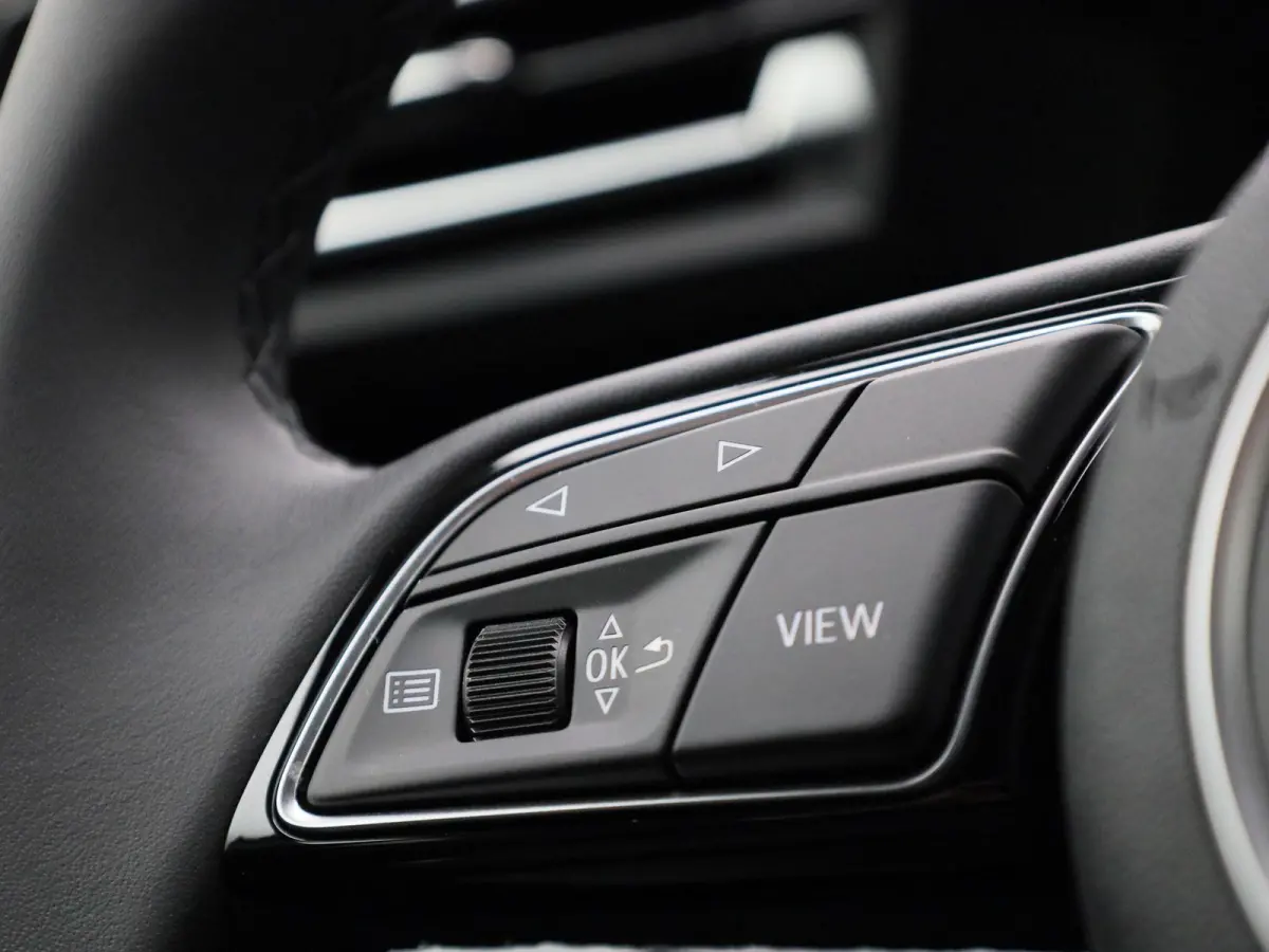 40 TFSI e S edition l Demo l Cruise control l Airco l Navigatie l Stoelverwarming l Elektr. instel. bestuurd.stoel l Parkeersensoren l Audi virtual cockpit plus l Audi drive select l Lichtme