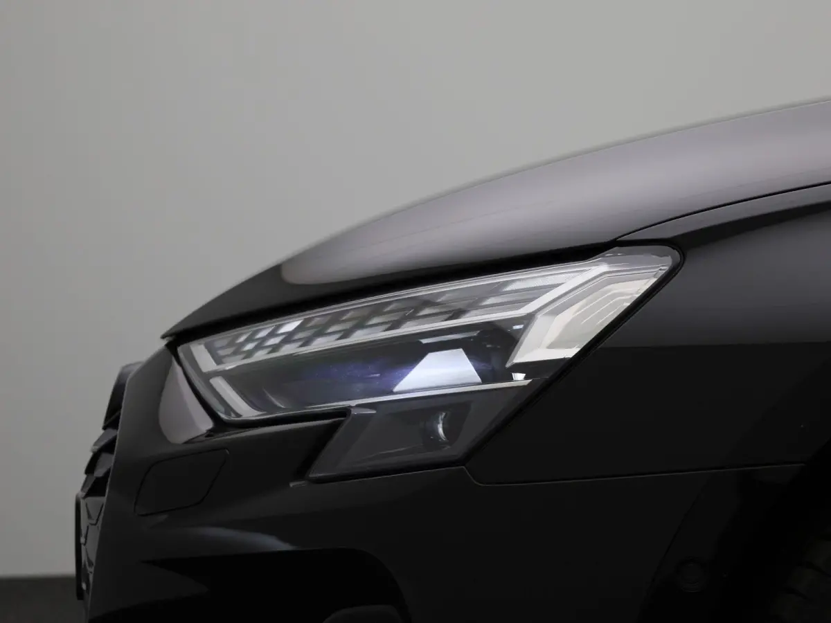 40 TFSI e S edition l Demo l Cruise control l Airco l Navigatie l Stoelverwarming l Elektr. instel. bestuurd.stoel l Parkeersensoren l Audi virtual cockpit plus l Audi drive select l Lichtme