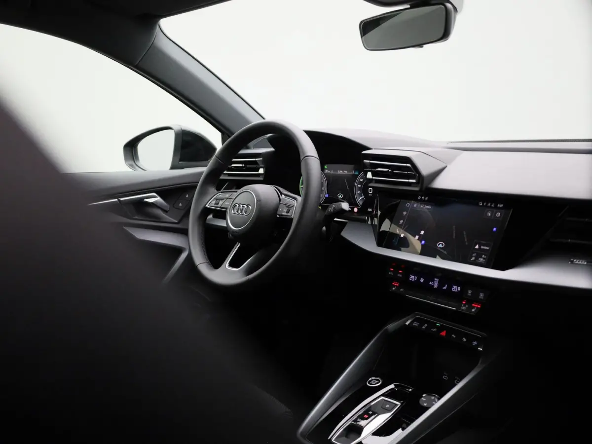 40 TFSI e S edition l Demo l Cruise control l Airco l Navigatie l Stoelverwarming l Elektr. instel. bestuurd.stoel l Parkeersensoren l Audi virtual cockpit plus l Audi drive select l Lichtme