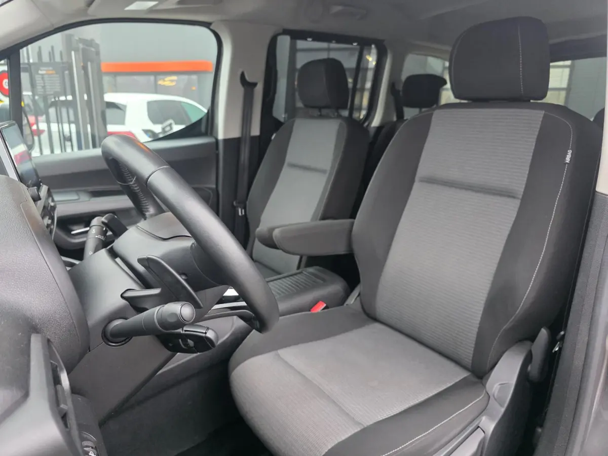 1.2 Turbo Professional|7-persoons|AUTOMAAT |Met o.a. achteruitrijcamera, cruise control en climate!