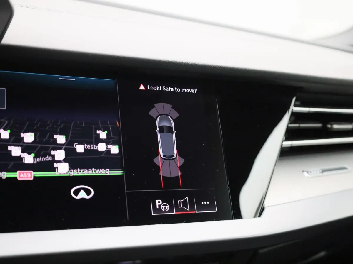 40 TFSI e S edition l Cruise control l Head-up display l Airco l Navigatie l Apple Carplay / Android Auto l Parkeersensoren l SONOS Premium 3D l Stoelverwarming l Lichtmetalen wielen