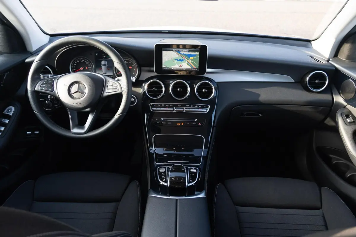 350e 4MATIC Premium AMG | Hybride | 1ste Eig | Trekhaak | Cruise | LED | Stoelverwarm. | Dealer onderhouden