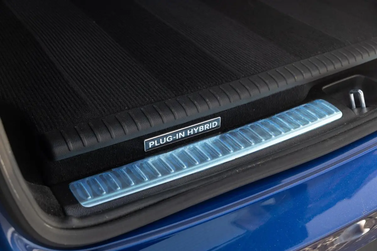 350e 4MATIC Premium AMG | Hybride | 1ste Eig | Trekhaak | Cruise | LED | Stoelverwarm. | Dealer onderhouden