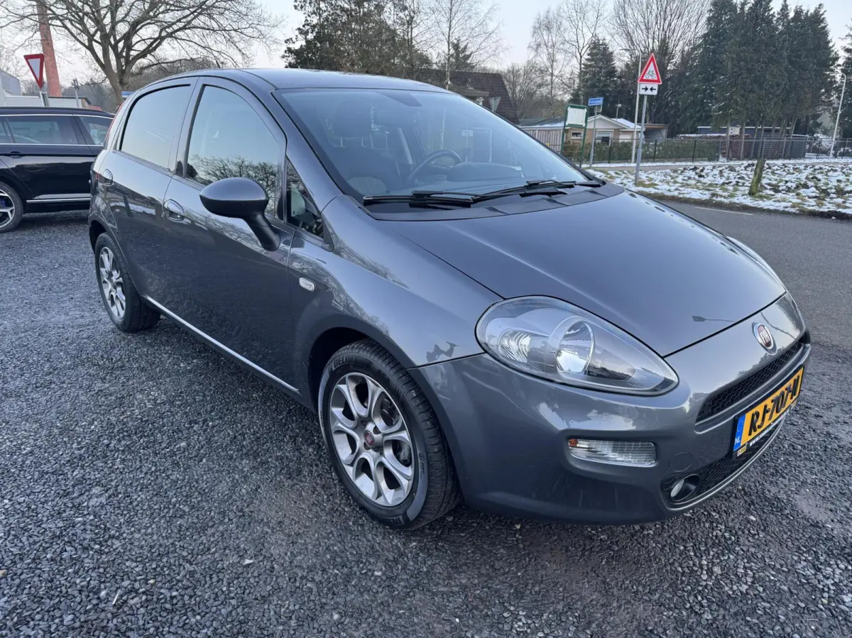 0.9 TwinAir Sempre 5 deurs onderh aanwezig