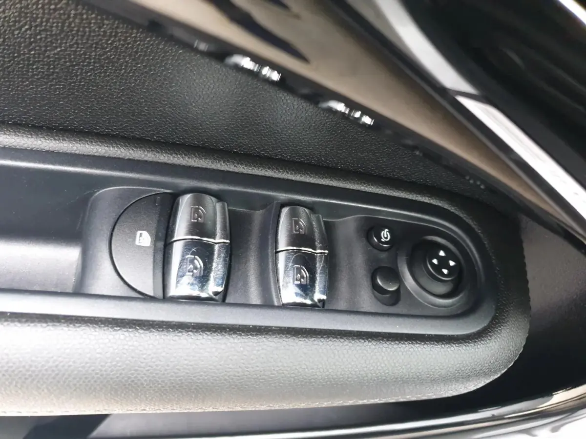 1.6 AUTOMAAT CLIMA CRUIS NAV