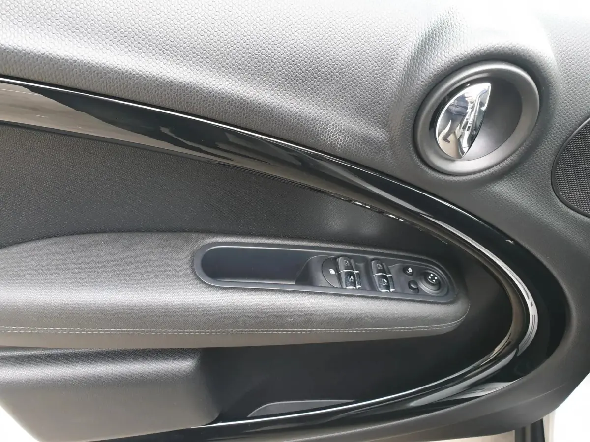 1.6 AUTOMAAT CLIMA CRUIS NAV