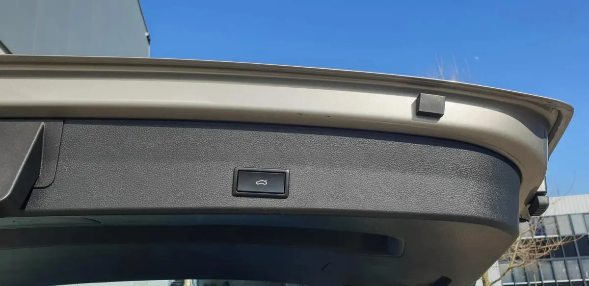 1.0 EDITION CARPLAY NAVI PANO CAMERA