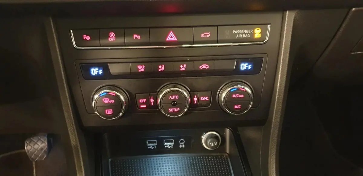 1.0 EDITION CARPLAY NAVI PANO CAMERA