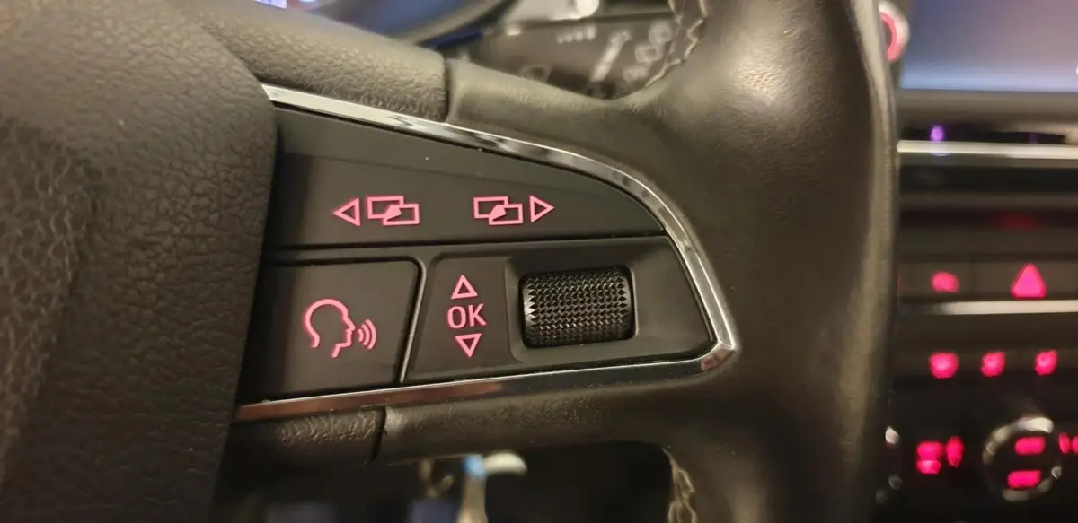 1.0 EDITION CARPLAY NAVI PANO CAMERA